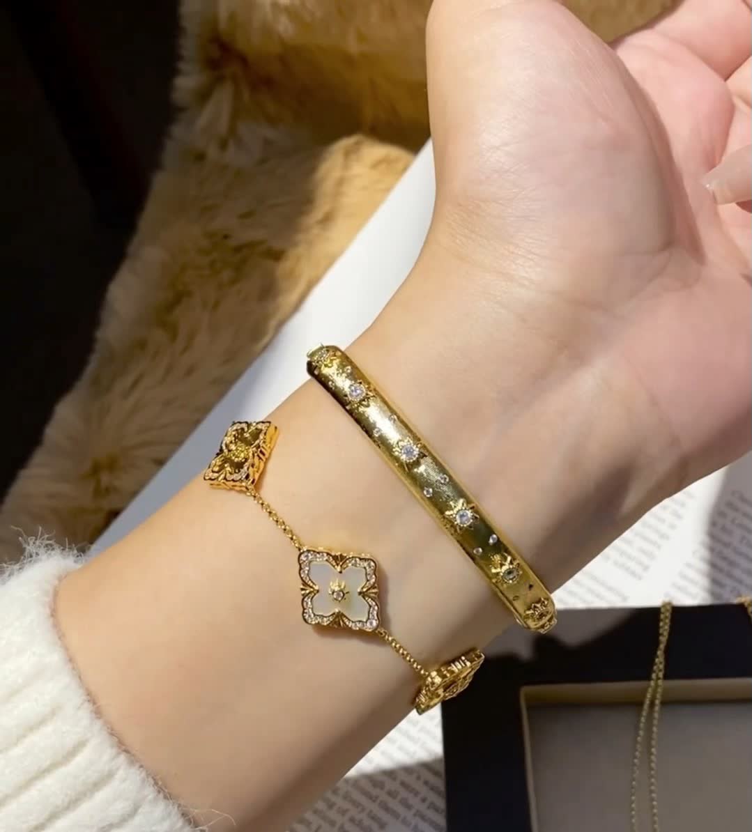 Buccellati Van Cleef & Arpels Vintage Alhambra Gold Bracelet Buccellati Van Cleef & Arpels Vintage Alhambra Gold Bracelet